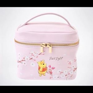 2022 Limited Edition Disney Winnie the Pooh Make Up Bag